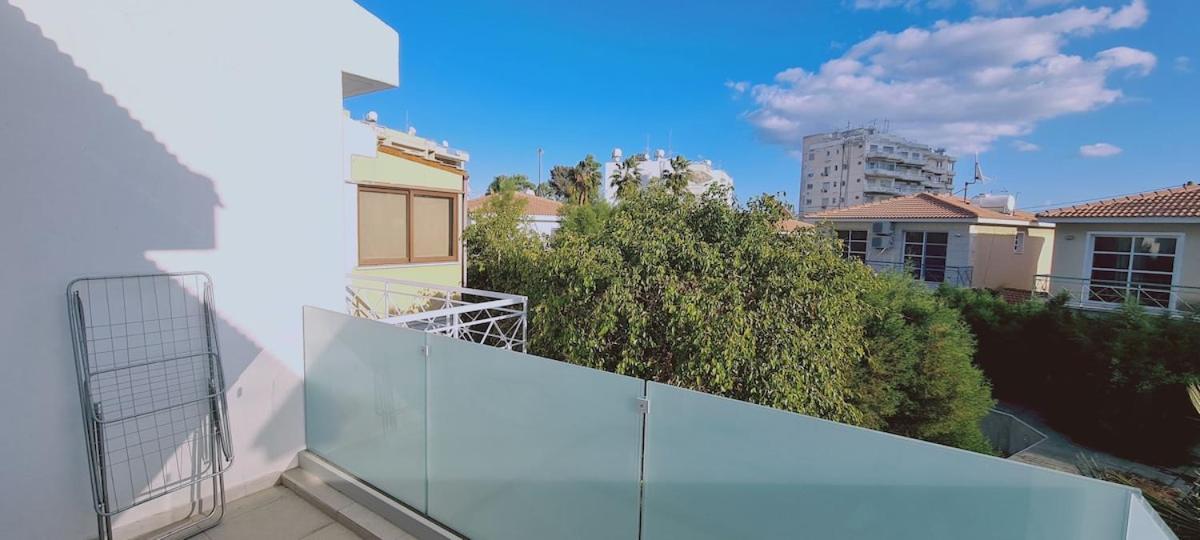 Stay Downtown Retreat リマソール エクステリア 写真