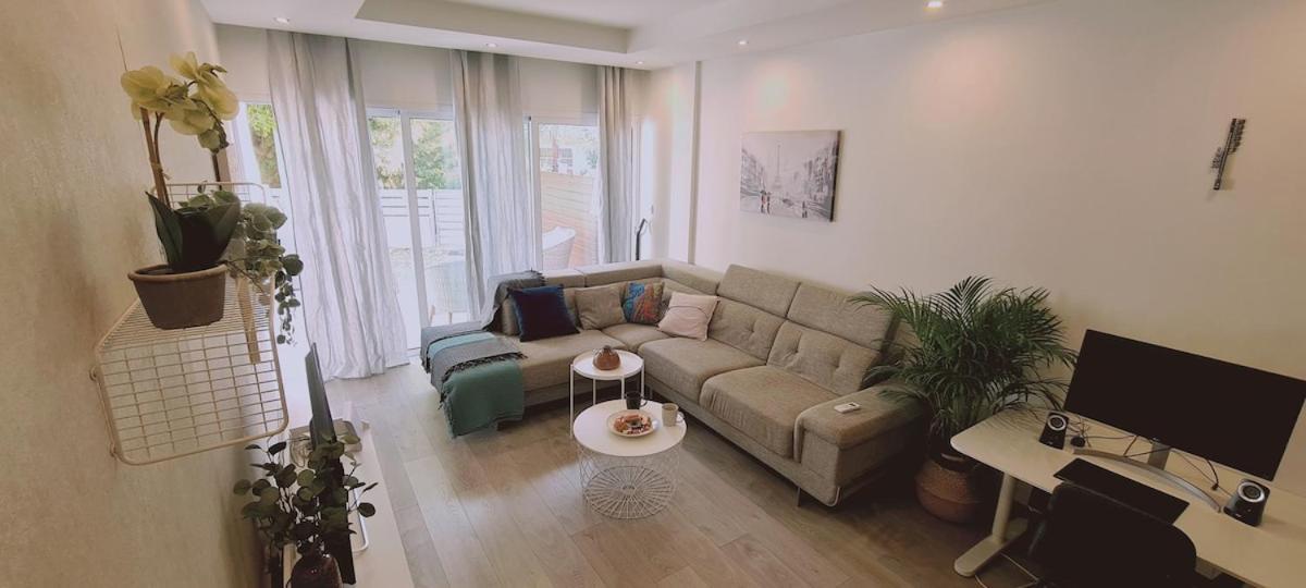 Stay Downtown Retreat リマソール エクステリア 写真